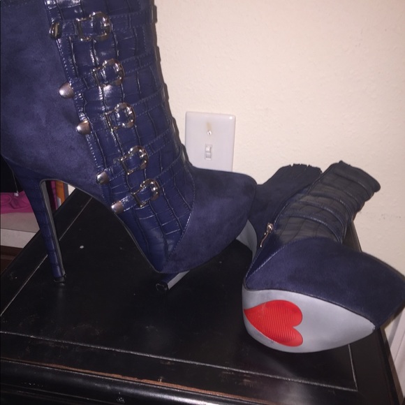 Blue heels - Picture 3 of 3